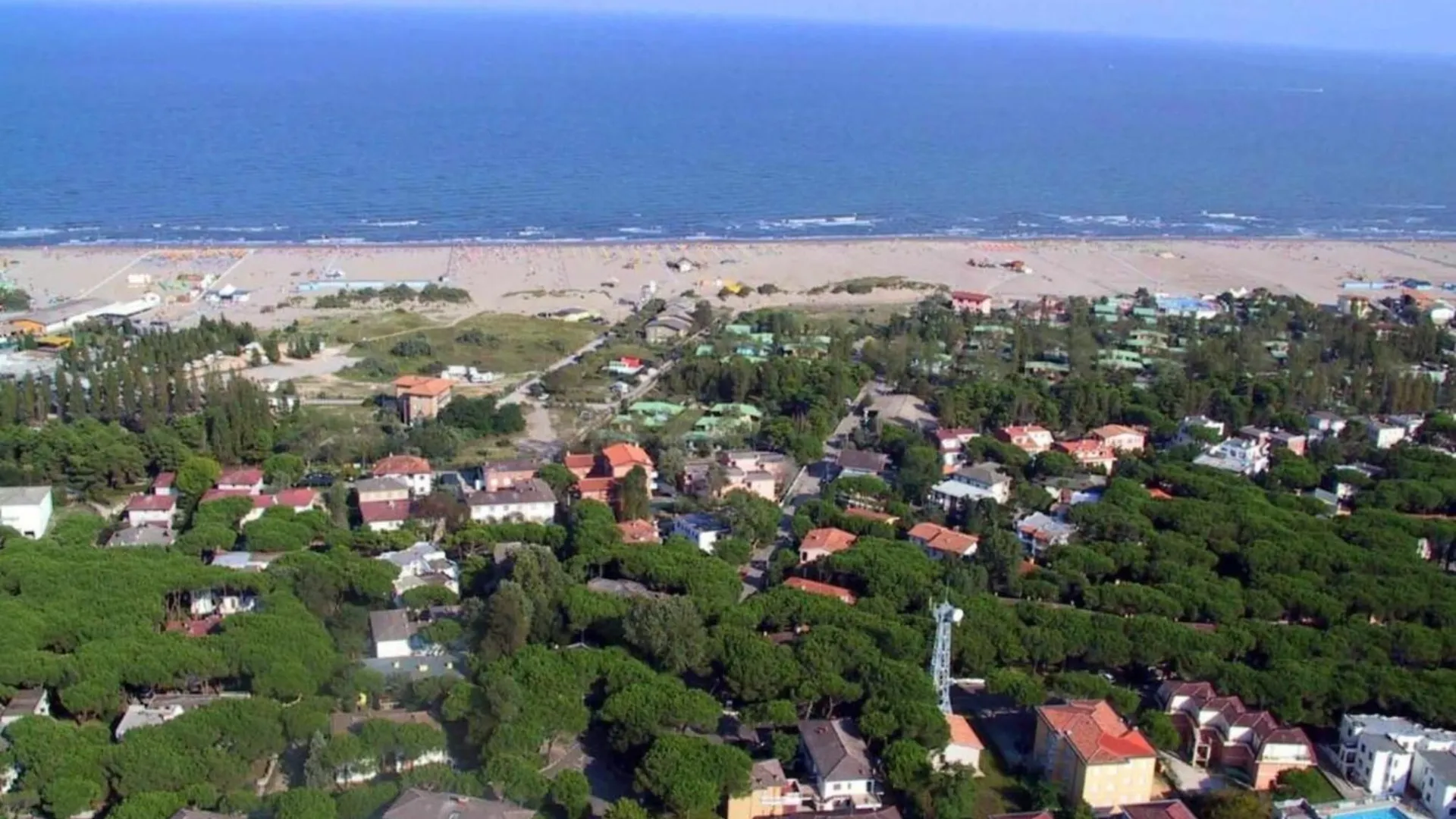 Modern 2 Bedroom Flat Near Rosolina Mare Beach